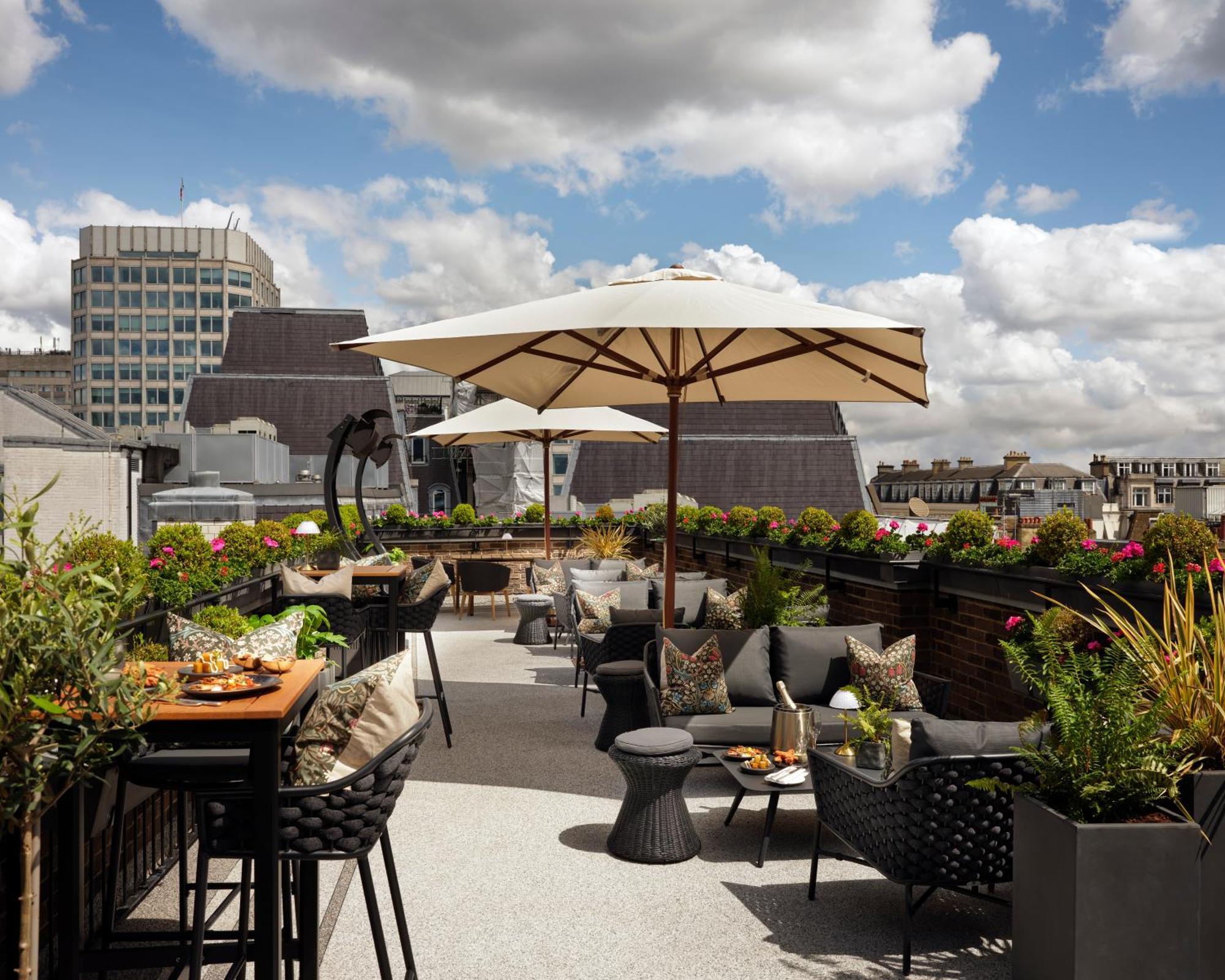 Готель The Stafford Лондон Екстер'єр фото The rooftop bar at the London Edition