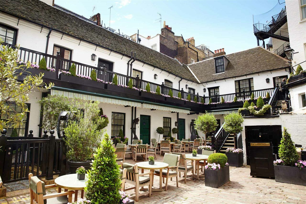 Готель The Stafford Лондон Екстер'єр фото The courtyard of the Swan Inn