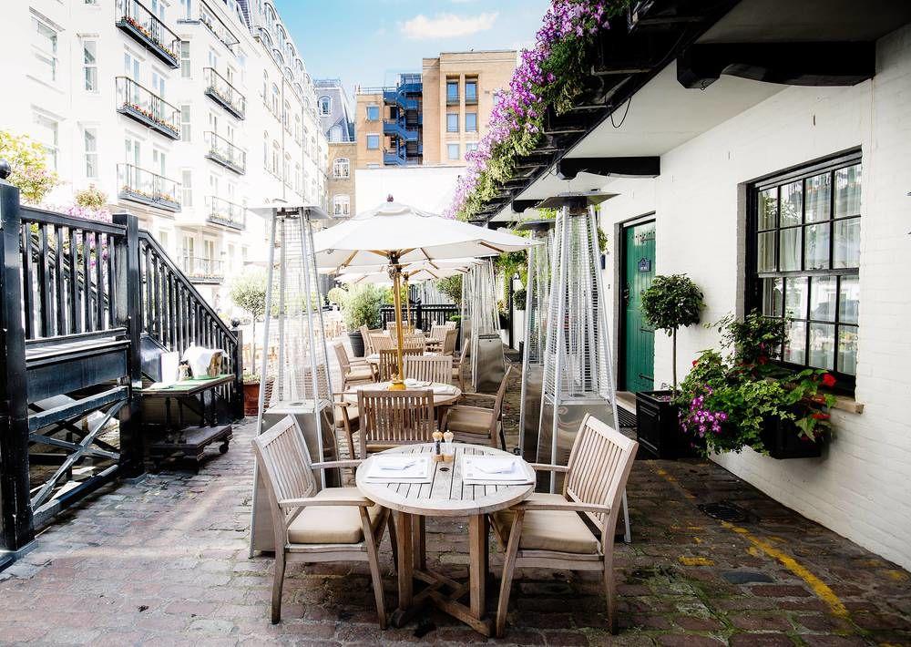 Готель The Stafford Лондон Екстер'єр фото The courtyard at The Ivy, St John's Wood
